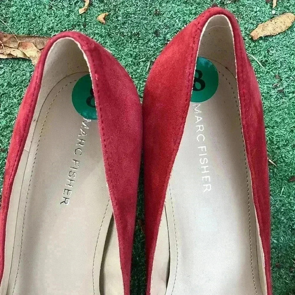 Marc Fisher NWOB  Women's Red Suede Caitlin Pointed Toe Dress Pumps Size 8M - Picture 7 of 16
